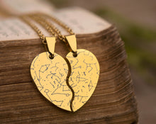 Įkelti vaizdą į galerijos rodinį, Du pakabukai - dvi širdies puselės su unikaliu žvaigždžių žemėlapiu ♥