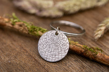 Įkelti vaizdą į galerijos rodinį, Raktų pakabukas su žvaigždžių žemėlapiu ir graviravimu