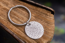 Įkelti vaizdą į galerijos rodinį, Raktų pakabukas su žvaigždžių žemėlapiu ir graviravimu