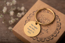 Įkelti vaizdą į galerijos rodinį, Raktų pakabukas su žvaigždžių žemėlapiu ir graviravimu