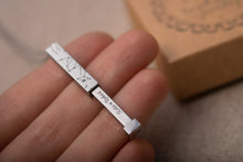 Įkelti vaizdą į galerijos rodinį, Pakabukas su unikaliu žvaigždėlapiu bei slapta žinute