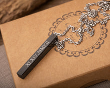 Įkelti vaizdą į galerijos rodinį, Pakabukas su Jūsų tekstu