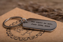 Įkelti vaizdą į galerijos rodinį, Raktų pakabukas su žvaigždžių žemėlapiu ir graviravimu