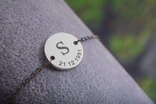 Įkelti vaizdą į galerijos rodinį, Apyrankė su unikaliu žvaigždėlapiu bei graviūra