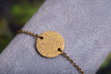 Įkelti vaizdą į galerijos rodinį, Apyrankė su unikaliu žvaigždėlapiu bei graviūra