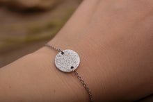 Įkelti vaizdą į galerijos rodinį, Apyrankė su unikaliu žvaigždėlapiu bei graviūra