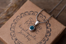 Įkelti vaizdą į galerijos rodinį, Pakabukas su Jūsų kristalu ✧