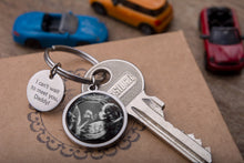 Įkelti vaizdą į galerijos rodinį, Raktų pakabukas su Jūsų nuotrauka ir graviūra