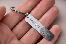 Įkelti vaizdą į galerijos rodinį, Raktų pakabukas su piršto antspaudu ir užrašu