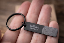 Įkelti vaizdą į galerijos rodinį, Raktų pakabukas su piršto antspaudu ir užrašu