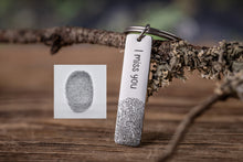 Įkelti vaizdą į galerijos rodinį, Raktų pakabukas su piršto antspaudu ir užrašu