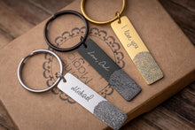 Įkelti vaizdą į galerijos rodinį, Raktų pakabukas su piršto antspaudu ir užrašu