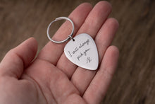 Įkelti vaizdą į galerijos rodinį, Raktų pakabukas mediatorius su graviravimu