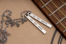 Įkelti vaizdą į galerijos rodinį, Kaklo papuošalas su Jūsų tekstu