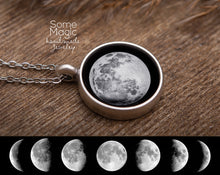 Įkelti vaizdą į galerijos rodinį, Pakabukas su Jūsų mėnuliu ☽