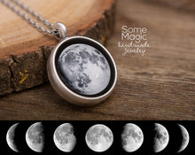Įkelti vaizdą į galerijos rodinį, Pakabukas su Jūsų mėnuliu ☽