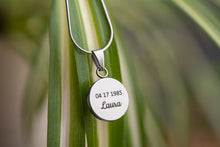 Įkelti vaizdą į galerijos rodinį, Pakabukas su Jūsų mėnuliu ir graviūra