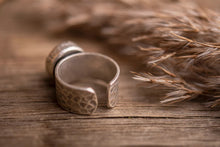 Įkelti vaizdą į galerijos rodinį, Reguliuojamo dydžio žiedas "Paukščių takas"