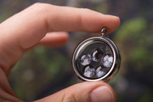 Įkelti vaizdą į galerijos rodinį, Pakabukas su Jūsų mėnuliais ☽