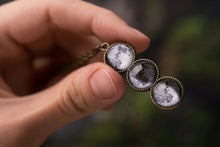 Įkelti vaizdą į galerijos rodinį, Pakabukas su Jūsų mėnuliais ☽