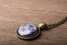 Įkelti vaizdą į galerijos rodinį, Pakabukas su Jūsų mėnuliu ☽