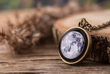 Įkelti vaizdą į galerijos rodinį, Dvipusis pakabukas su Jūsų mėnuliais ☽