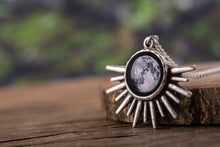 Įkelti vaizdą į galerijos rodinį, Pakabukas su Jūsų mėnuliu ♥