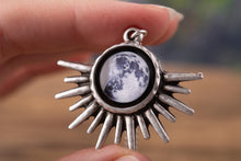 Įkelti vaizdą į galerijos rodinį, Pakabukas su Jūsų mėnuliu ♥