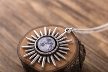 Įkelti vaizdą į galerijos rodinį, Pakabukas su Jūsų mėnuliu ♥