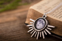 Įkelti vaizdą į galerijos rodinį, Pakabukas su Jūsų mėnuliu ♥