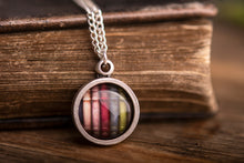 Įkelti vaizdą į galerijos rodinį, Pakabukas "Knygos"