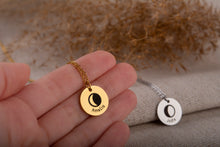 Įkelti vaizdą į galerijos rodinį, Pakabukas su Jūsų mėnuliu ir vardu ☽