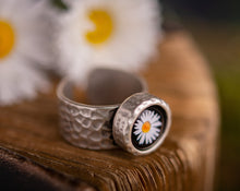 Įkelti vaizdą į galerijos rodinį, Reguliuojamo dydžio žiedas "Ramunė"