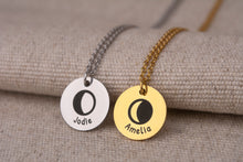 Įkelti vaizdą į galerijos rodinį, Pakabukas su Jūsų mėnuliu ir vardu ☽
