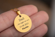 Įkelti vaizdą į galerijos rodinį, Pakabukas su unikaliu žvaigždžių žemėlapiu bei atvirute ♥