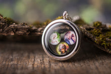 Įkelti vaizdą į galerijos rodinį, Amuletas su Jūsų nuotraukomis