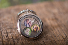 Įkelti vaizdą į galerijos rodinį, Raktų pakabukas su Jūsų nuotraukomis