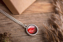 Įkelti vaizdą į galerijos rodinį, Pakabukas "Aguonos"