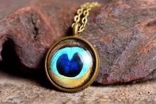 Įkelti vaizdą į galerijos rodinį, Pakabukas "Povo plunksna"