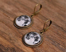 Įkelti vaizdą į galerijos rodinį, Auskarai "Pilnatis"