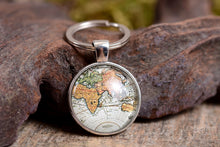 Įkelti vaizdą į galerijos rodinį, Raktų pakabukas "Žemėlapis"