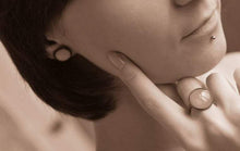 Įkelti vaizdą į galerijos rodinį, Auskarai vinukai "Pilnatis"