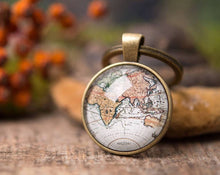 Įkelti vaizdą į galerijos rodinį, Raktų pakabukas "Žemėlapis"