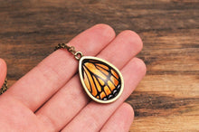 Įkelti vaizdą į galerijos rodinį, Pakabukas "Drugelis"