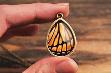 Įkelti vaizdą į galerijos rodinį, Pakabukas "Drugelis"