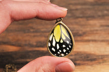 Įkelti vaizdą į galerijos rodinį, Pakabukas "Drugelis"