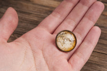 Įkelti vaizdą į galerijos rodinį, Sagė "Žemėlapis"