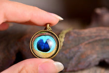 Įkelti vaizdą į galerijos rodinį, Pakabukas "Povo plunksna"