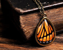 Įkelti vaizdą į galerijos rodinį, Pakabukas "Drugelis"